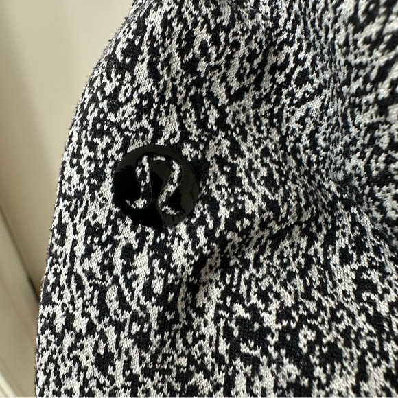 Lululemon Ready to Rulu Pant, Spray Jacquard Black & White Joggers, Size 6 - Picture 11 of 14